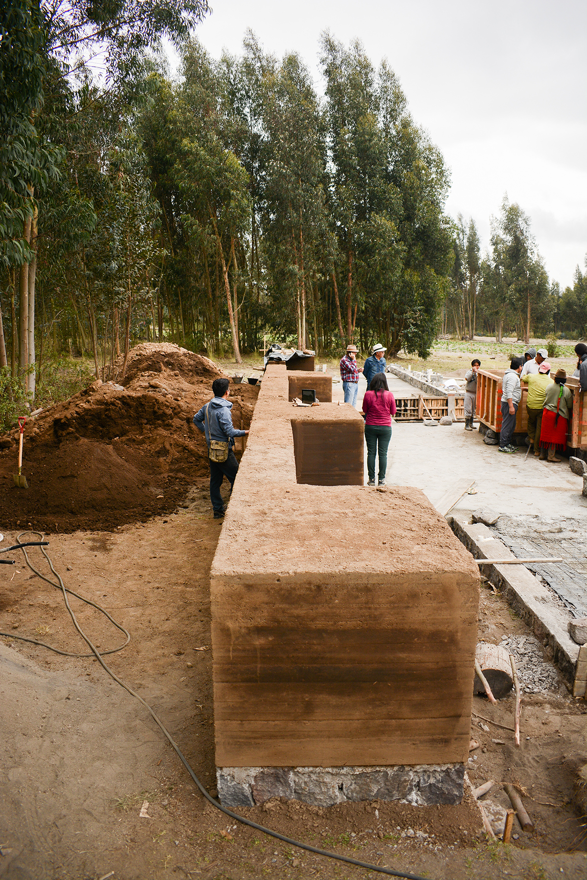 budan Petak mnogo  construcción de primera fila de tapial – Rama Estudio